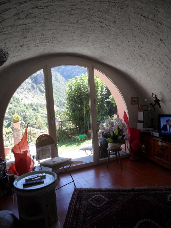 Chambres D'Hotes Casa Sylvana Saint-Dalmas-de-Tende Esterno foto